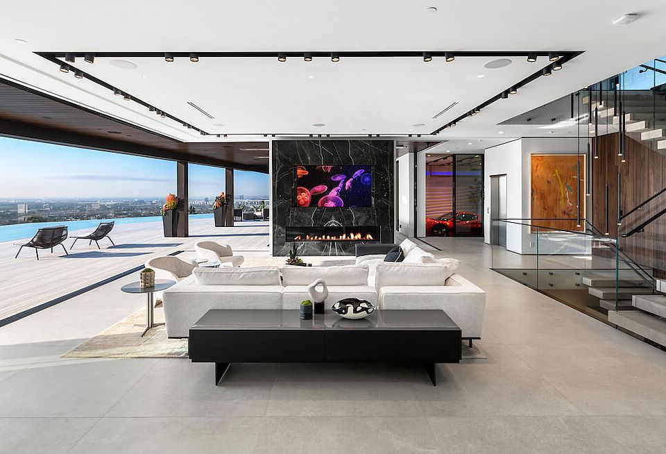 Photo 2 of the Hollywood Hills house
