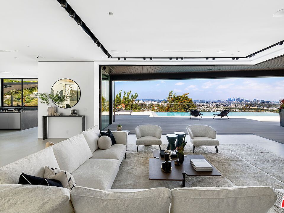 Photo 9 of the Hollywood Hills house