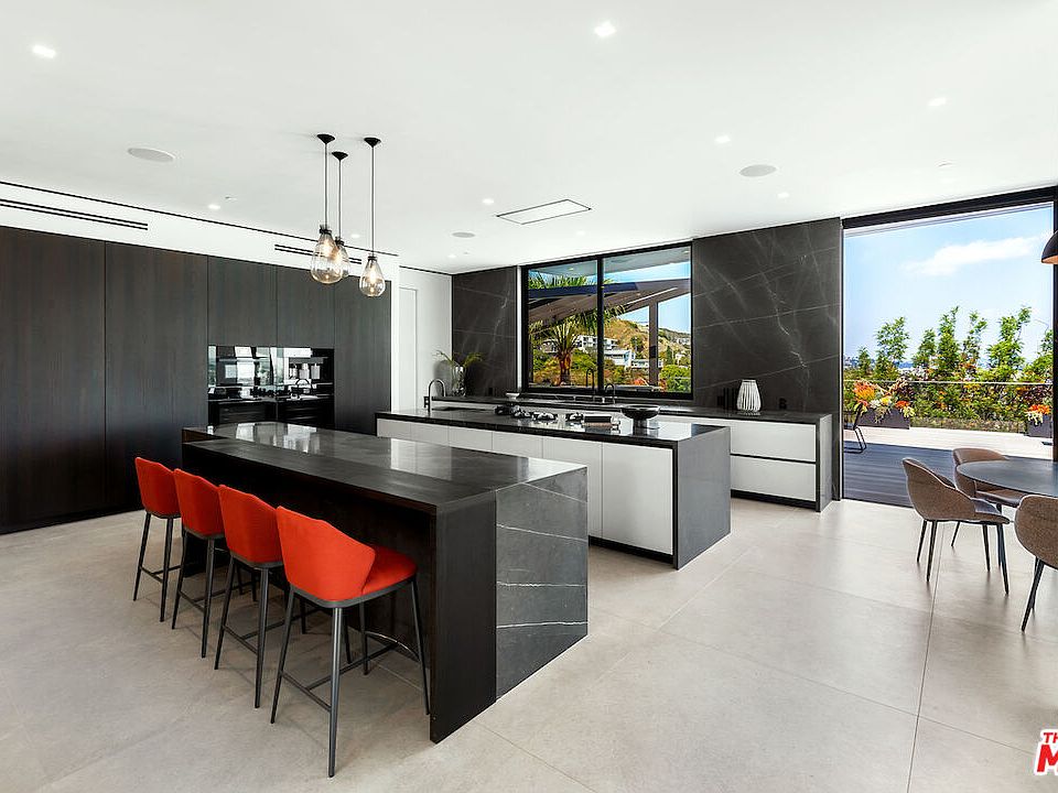 Photo 12 of the Hollywood Hills house