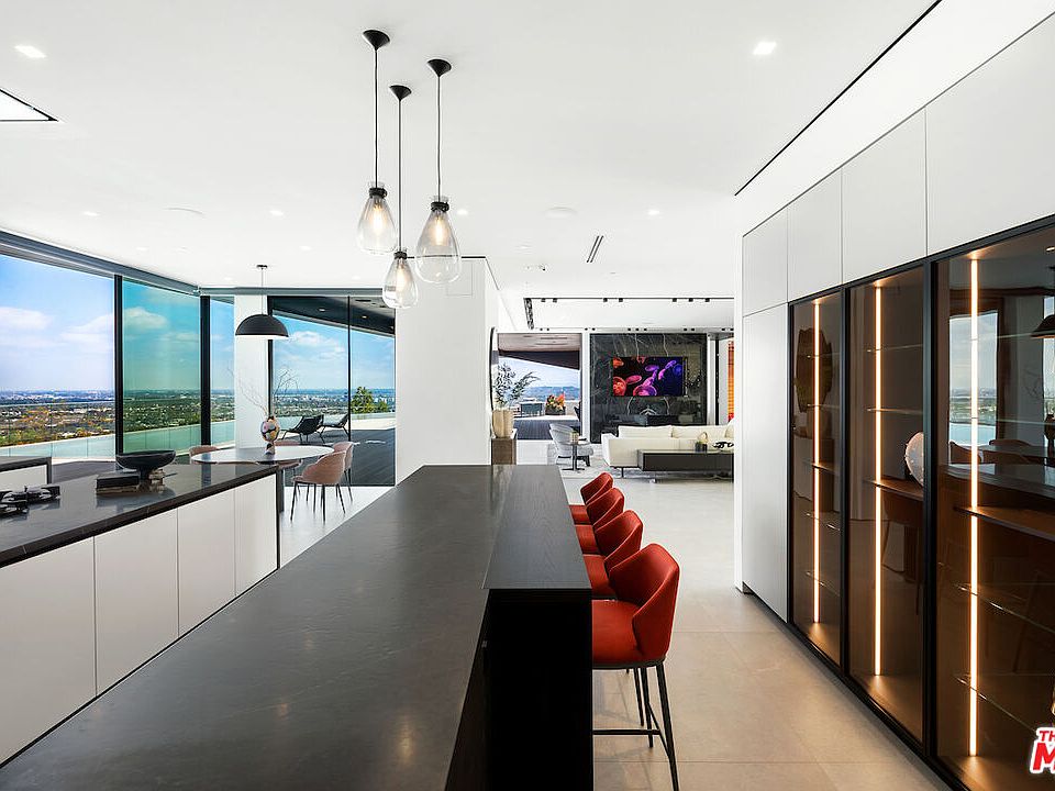 Photo 14 of the Hollywood Hills house
