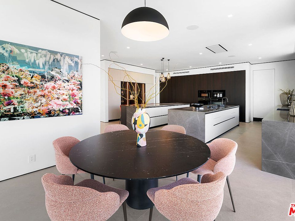 Photo 17 of the Hollywood Hills house